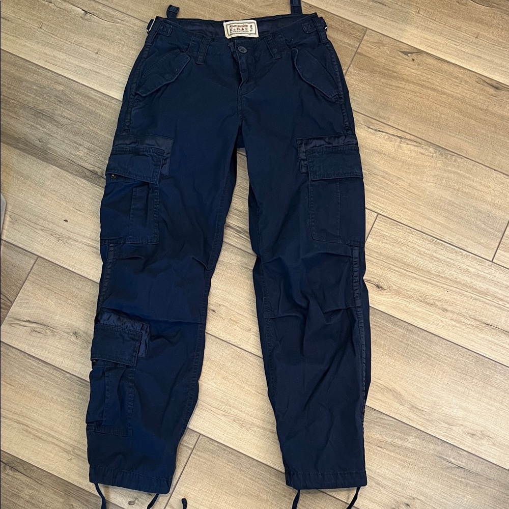 Abercrombie & Fitch Navy Cargo Joggers with Satin Trim Size 2 Short